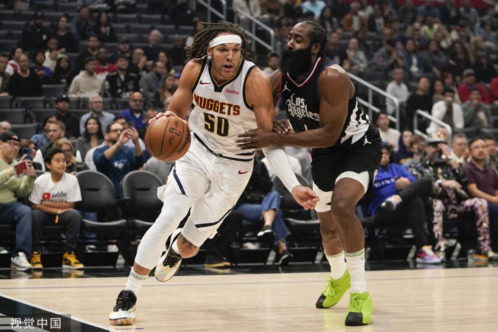 反而是两个 反而是两个