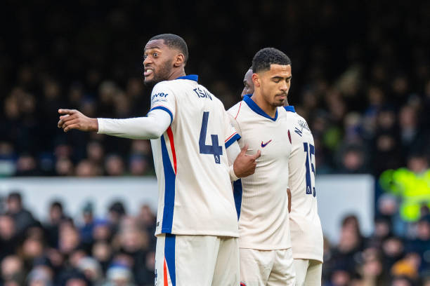 一边被批 一边被批